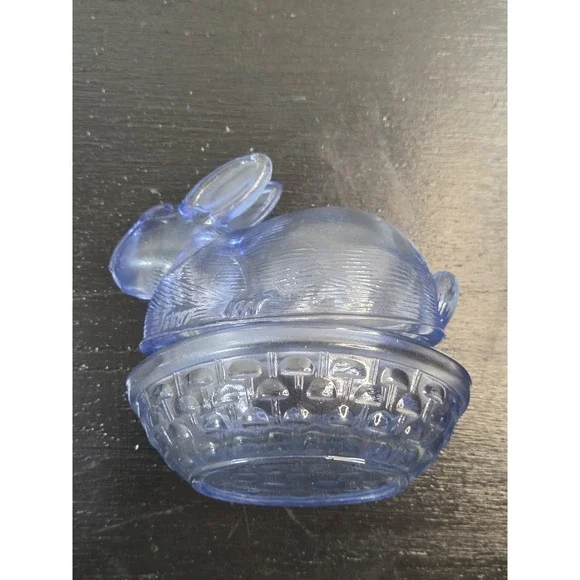 L E Smith Glass Bunny Candy Dish Blue Easter Rabbit On Nest Basket Trinket Dish - Picture 7 of 13